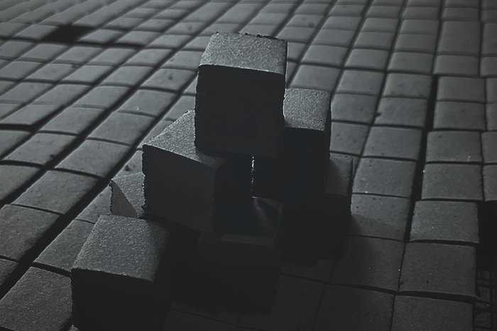 high-quality-cube-briquette-maximum-heat-resault-made-with-natural-coconut-easy-to-turn-and-eco-friendly-made-in-indonesia