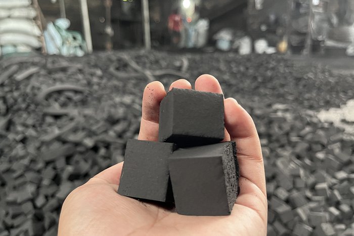 solid-cube-briquette-from-indonesia-is-premium-natural-charcoal-shell-briquettes-with-maximum-heat-and-low-ash-content