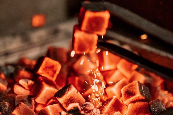 the-perfect-heat-from-high-quality-natural-coconut-shell-charcoal-from-Indonesia,-which-is-eco-friendly-and-crack-resistant.